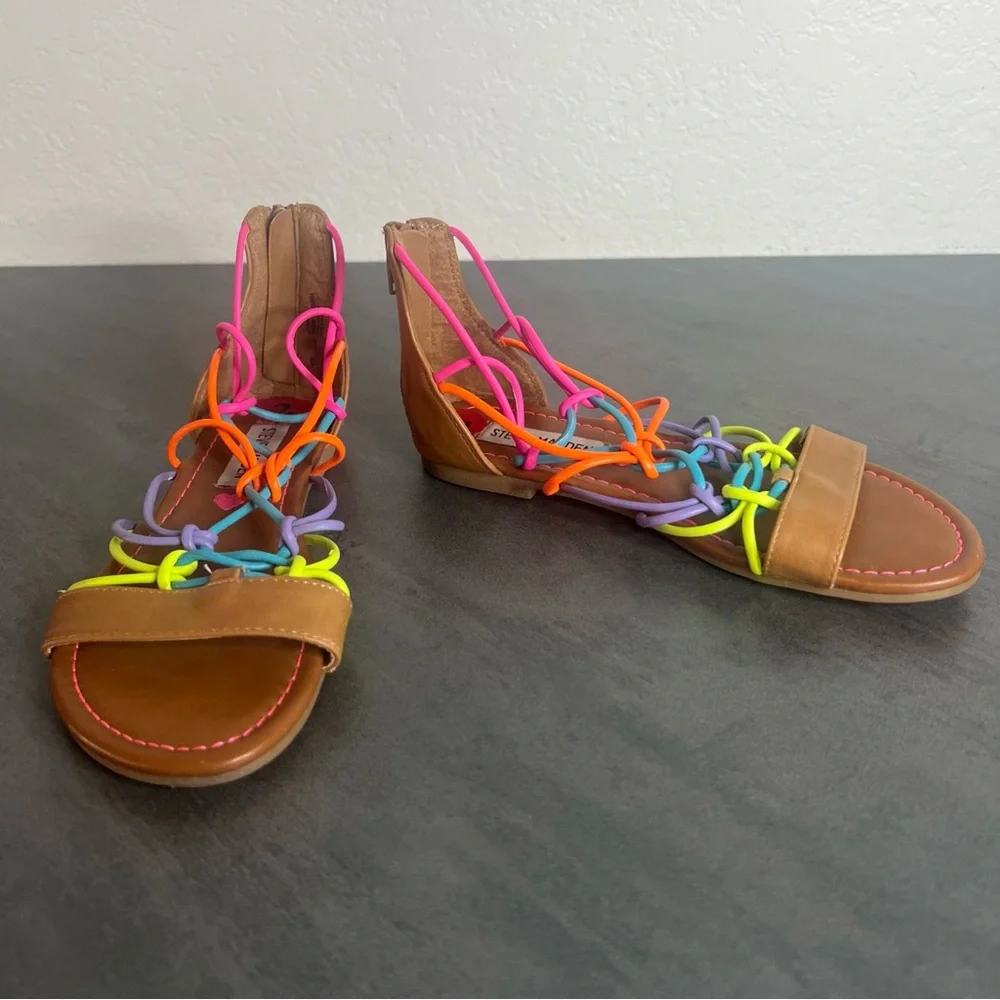 Steve Madden JTina Girls Size 2 Bright Rainbow Gladiator Sandals Back‎ Zip